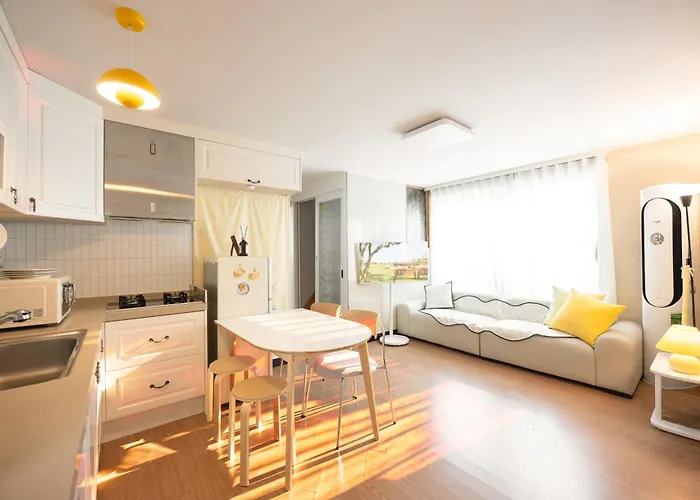 Appartement 3-min Walk To Mangwon Market, Free Parking&luggage Storage, Sleeps 10 *