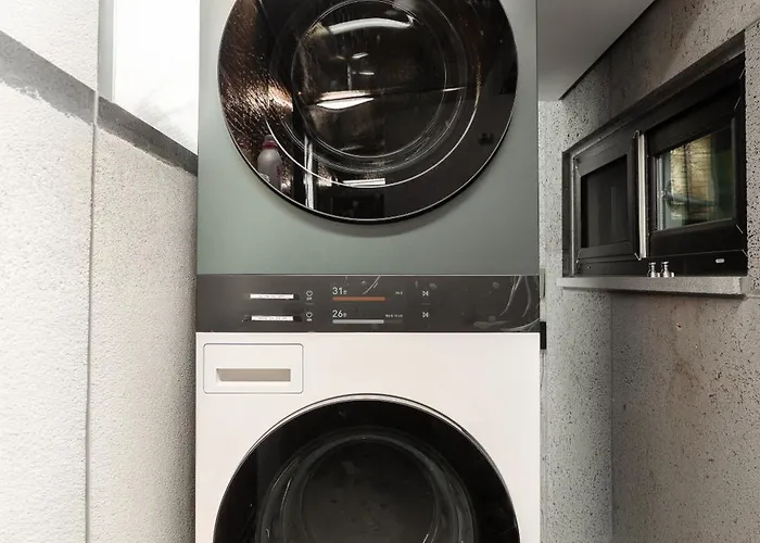 Appartement 3-min Walk To Mangwon Market, Free Parking&luggage Storage, Sleeps 10